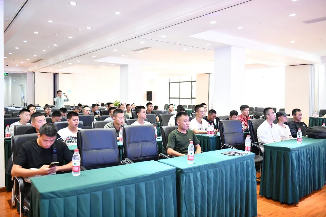 戎耀归绵不退志 职场扬帆再启航 ——PG电子官方网站餐饮集团退役武士岗位宣讲活动